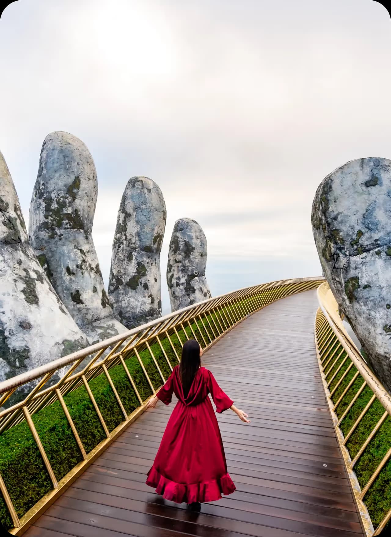 Bana Hils Golden Bridge